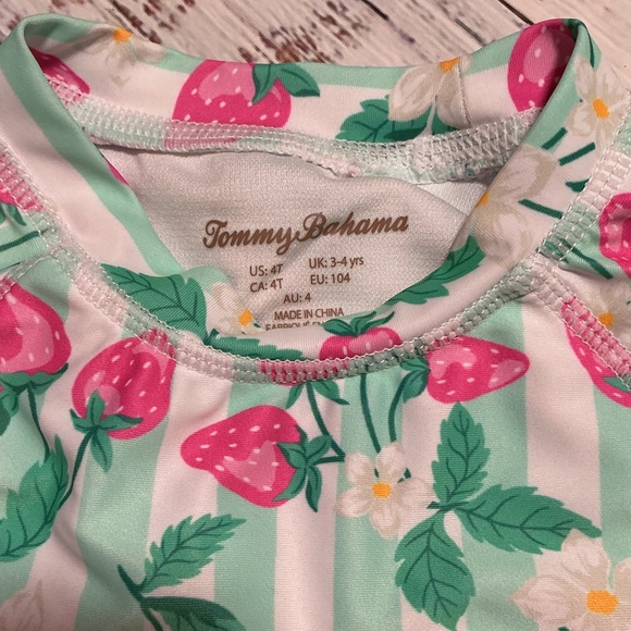 Tommy Bahama girls' pink and green strawberry print swim top. Size 4T - Picture 3 of 5